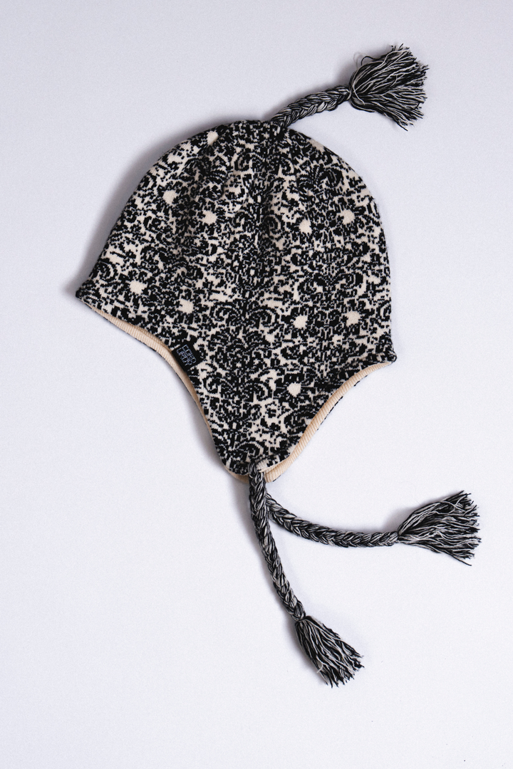 DOILY EAR FLAP