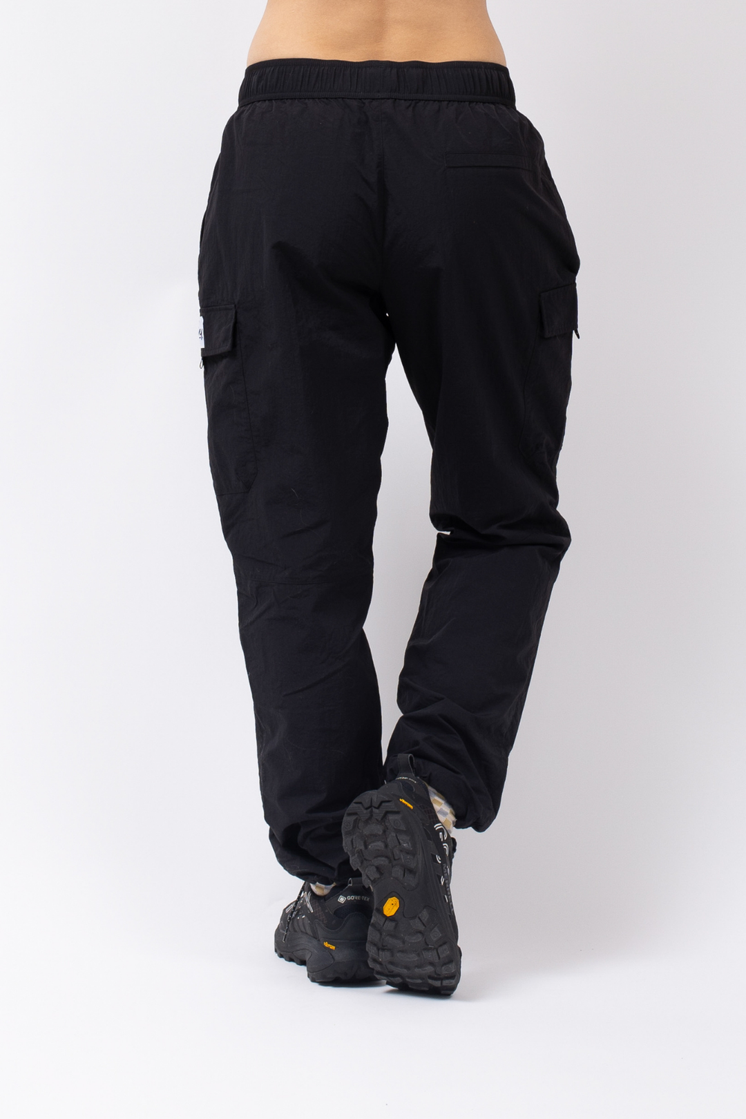 FITTED OUTDOOR PANTS