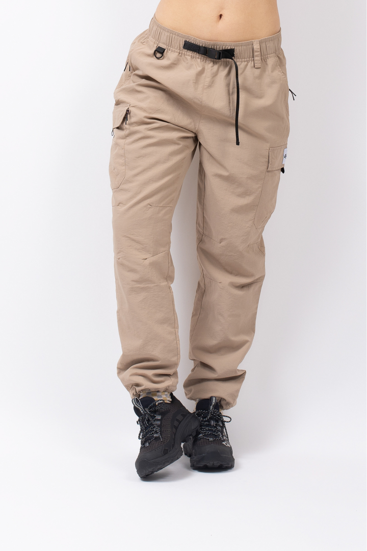 FITTED OUTDOOR PANTS