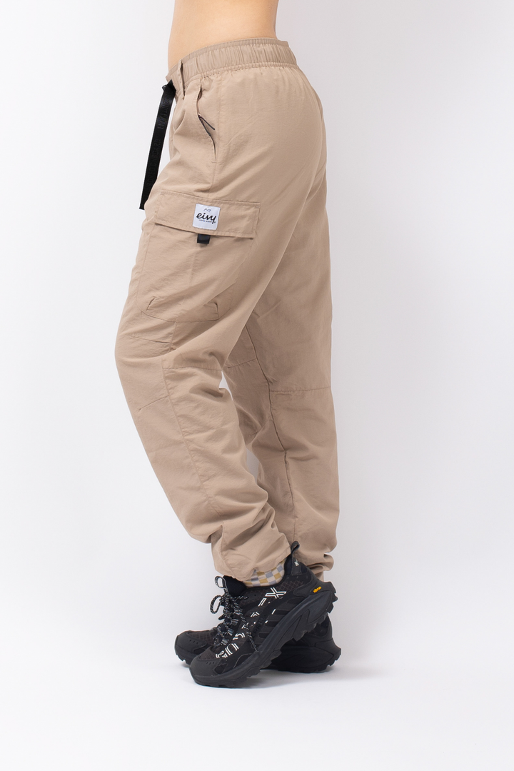 FITTED OUTDOOR PANTS