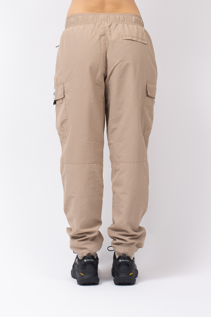 FITTED OUTDOOR PANTS
