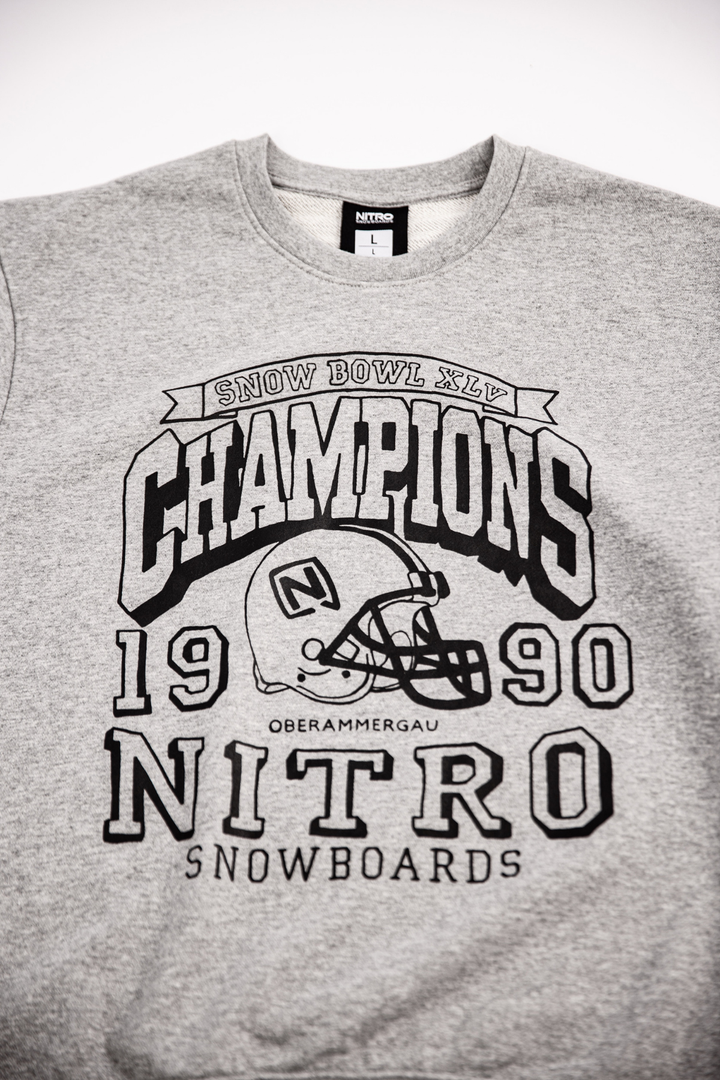 CHAMPIONS CREWNECK