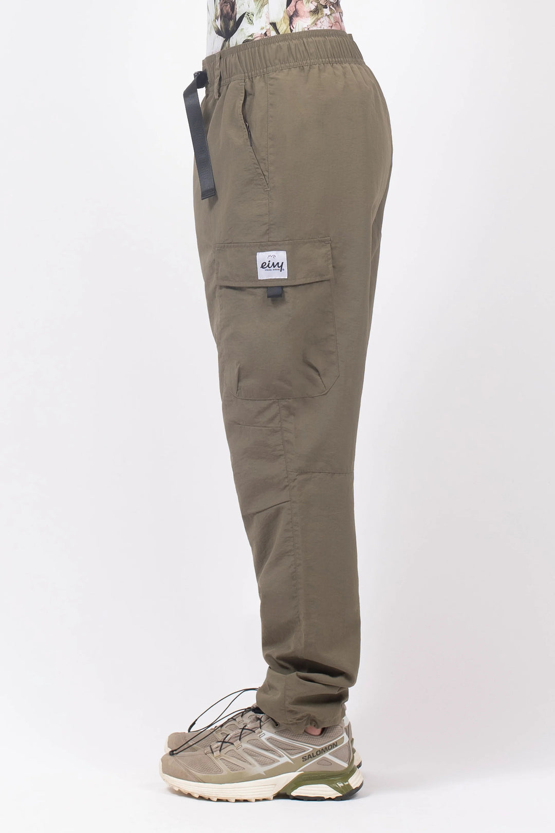 FITTED OUTDOOR PANTS