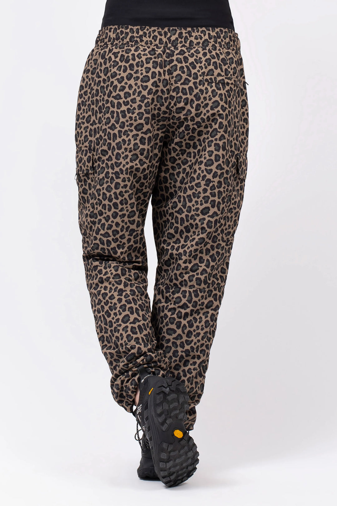 FITTED OUTDOOR PANTS